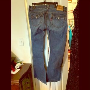 Women’s Levi jeans